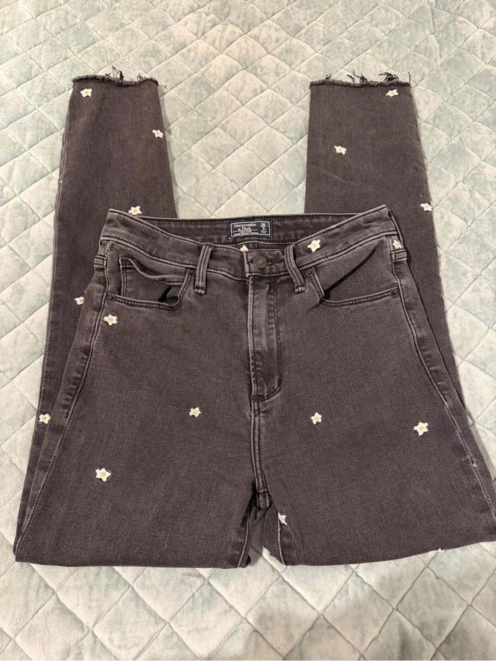Abercrombie & Fitch High Rise Super Skinny Ankle Daisy Embroidered Jeans - 26